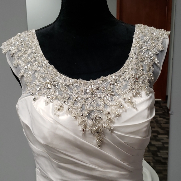 NWT Maggie Sottero wedding, beaded, size 8, mermaid - Picture 2 of 7